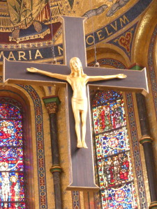 Altarkreuz des Mariendoms